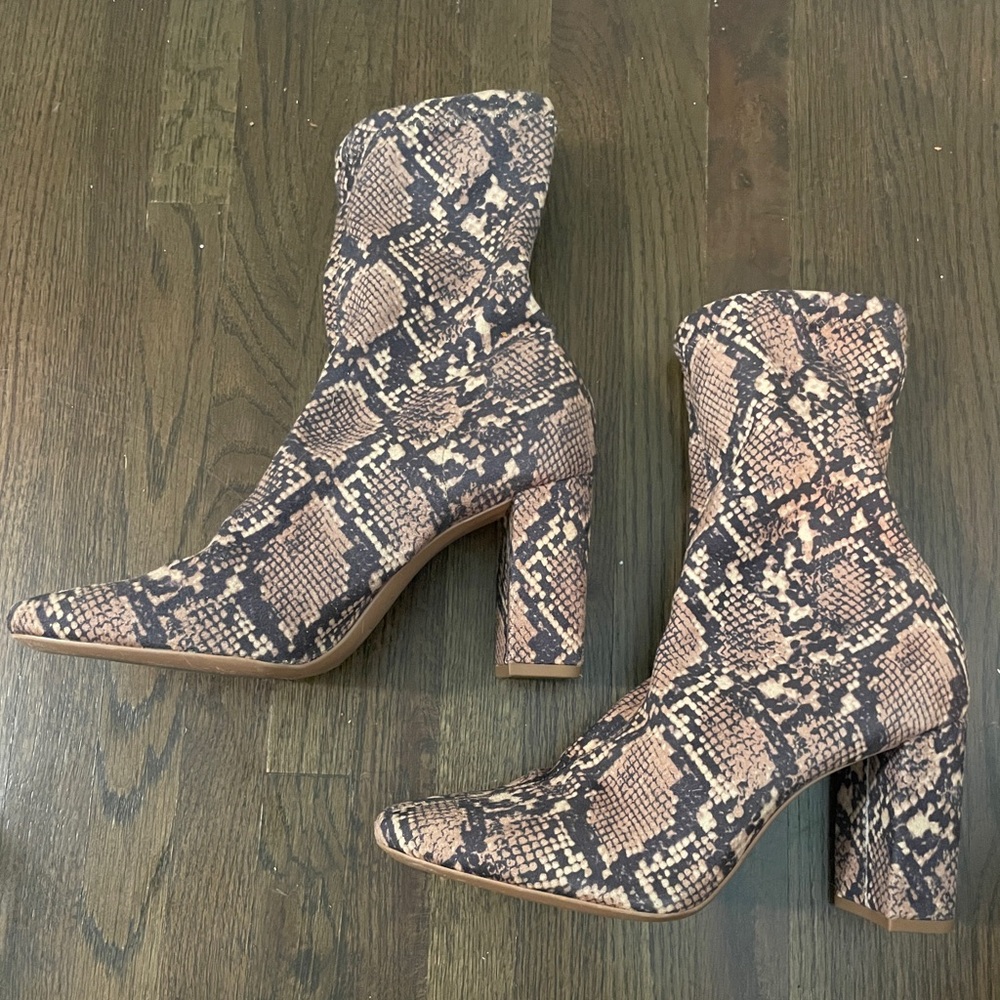 Snakeskin Patterned Women's Boots Size 8